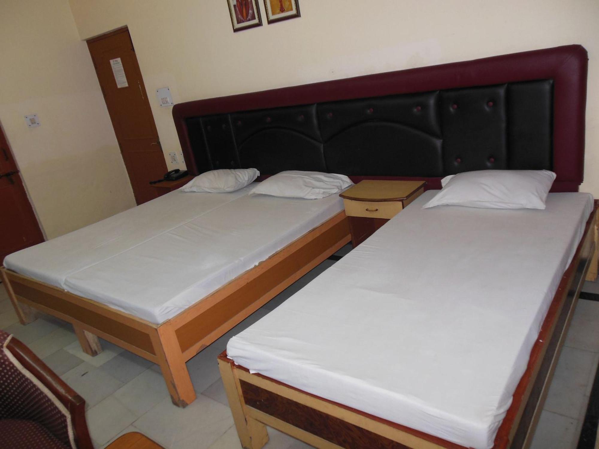 אגרה Hotel Taj Plaza, Vip Road, Agra מראה חיצוני תמונה