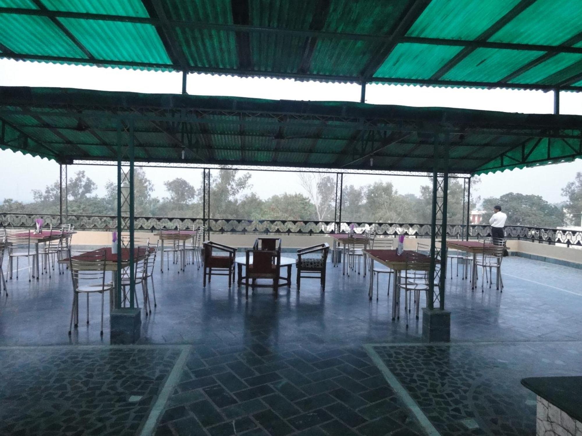 אגרה Hotel Taj Plaza, Vip Road, Agra מראה חיצוני תמונה