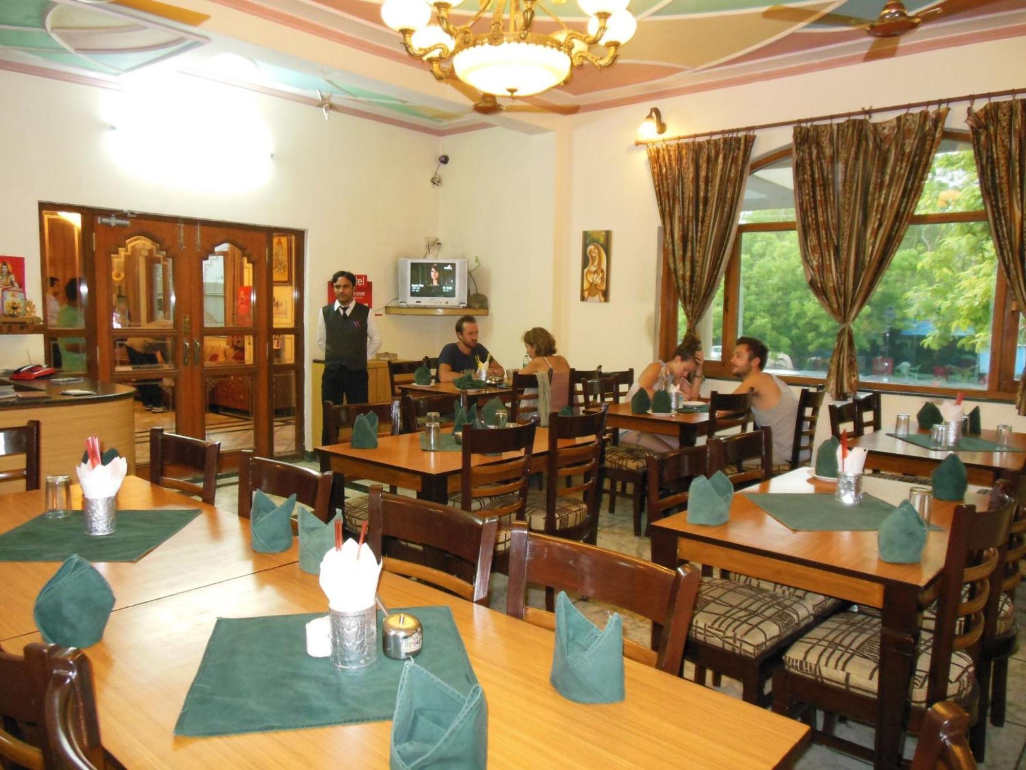 אגרה Hotel Taj Plaza, Vip Road, Agra מראה חיצוני תמונה