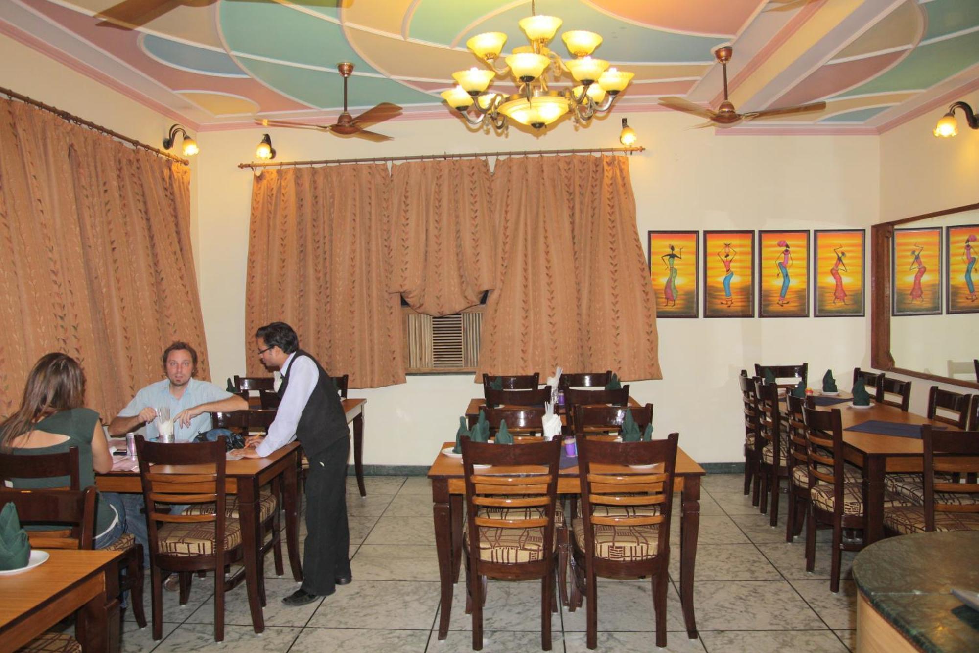 אגרה Hotel Taj Plaza, Vip Road, Agra מראה חיצוני תמונה