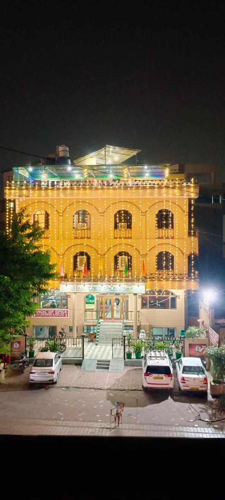אגרה Hotel Taj Plaza, Vip Road, Agra מראה חיצוני תמונה
