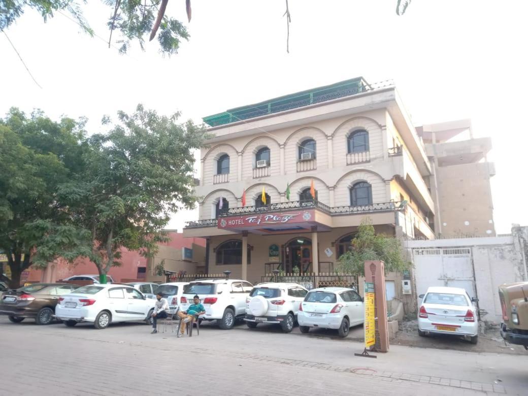 אגרה Hotel Taj Plaza, Vip Road, Agra מראה חיצוני תמונה