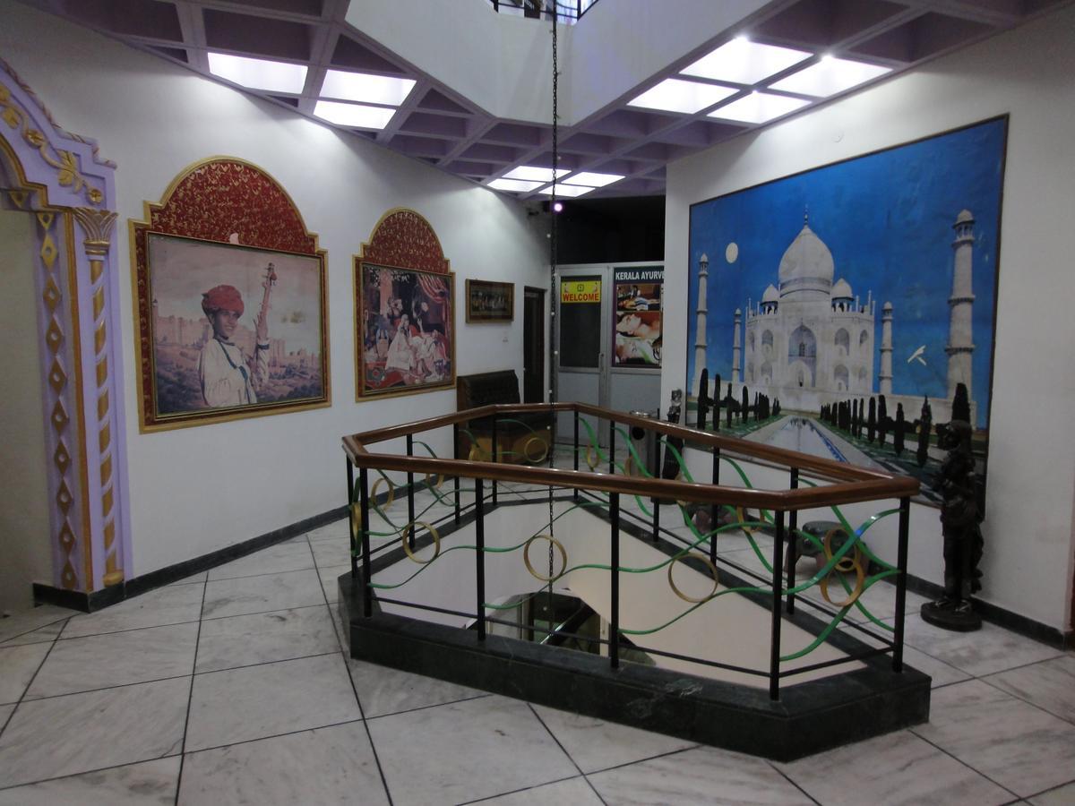 אגרה Hotel Taj Plaza, Vip Road, Agra מראה חיצוני תמונה
