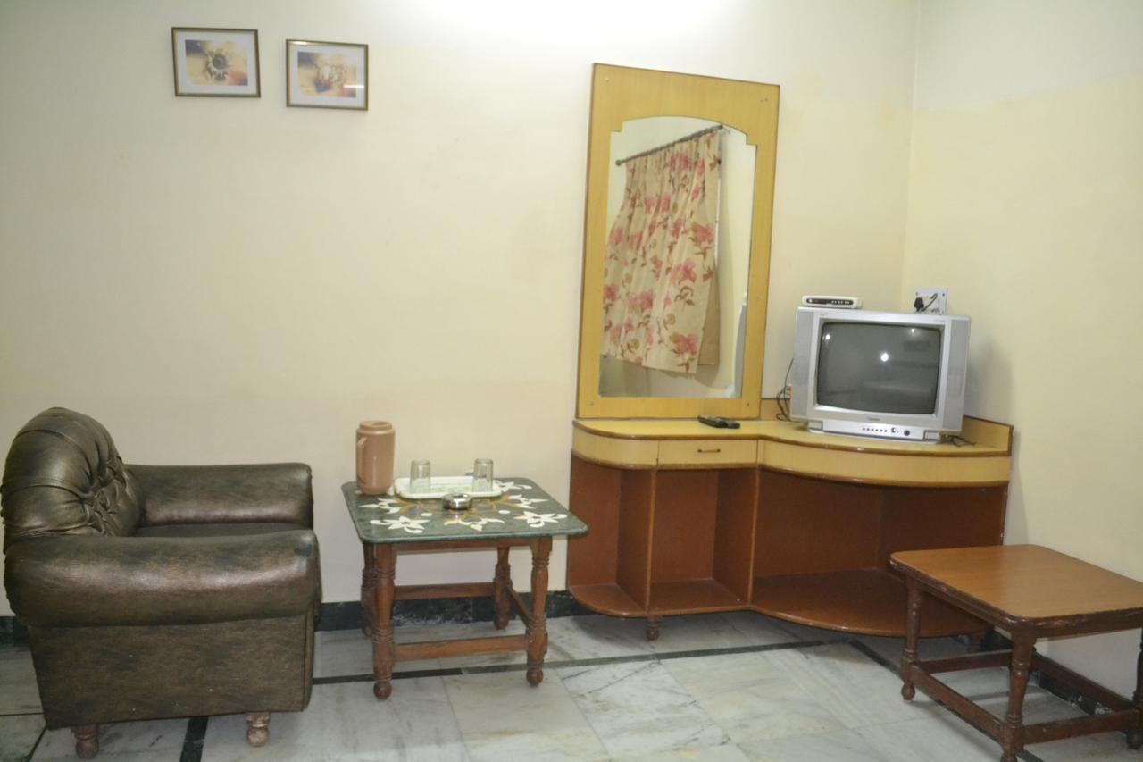 אגרה Hotel Taj Plaza, Vip Road, Agra מראה חיצוני תמונה